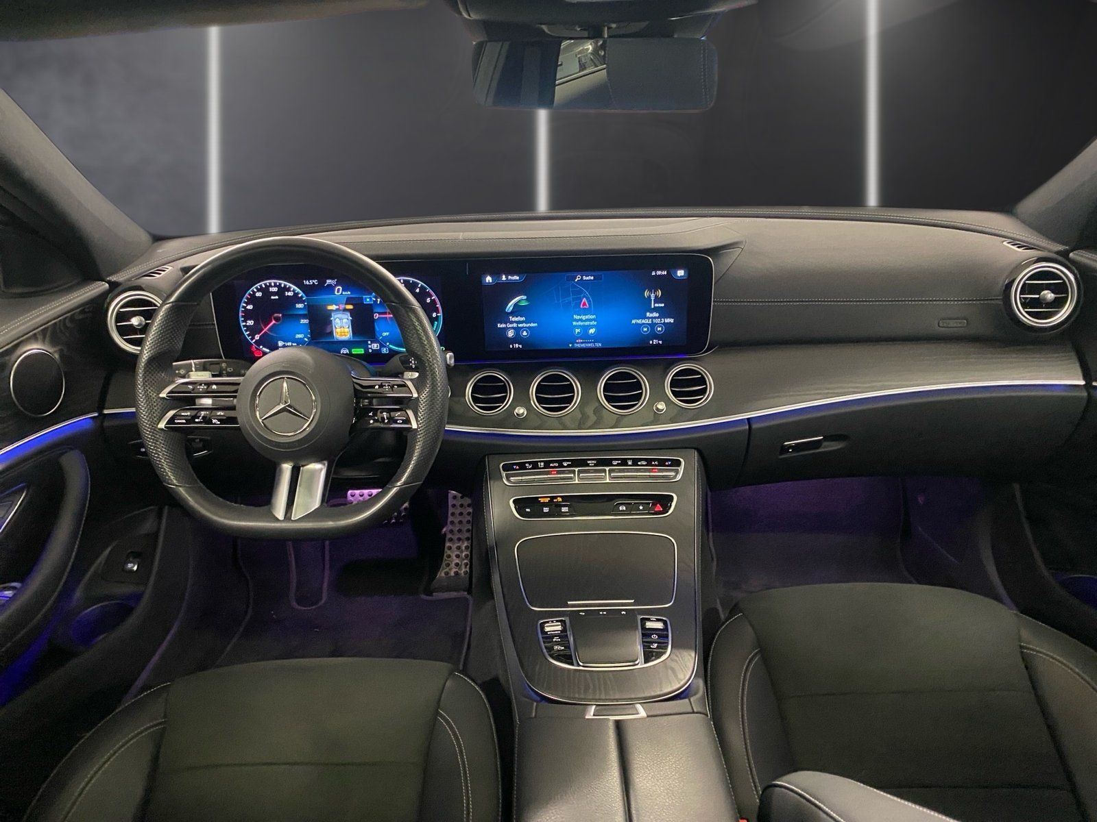 Fahrzeugabbildung Mercedes-Benz E 300 de 4MATIC*AMG*DISTRONIC*LED*AHK*Pano-Dach*