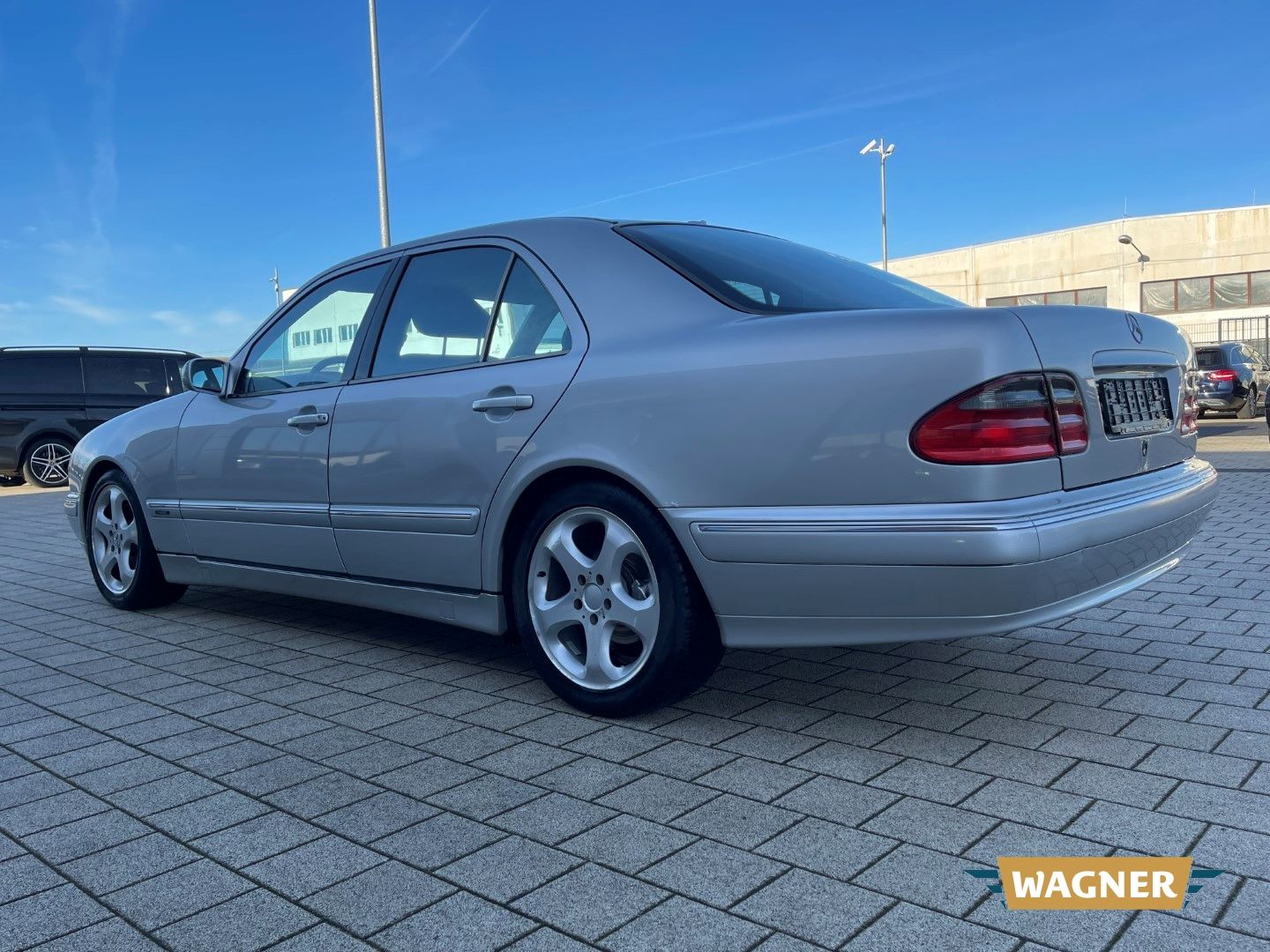 Fahrzeugabbildung Mercedes-Benz E 200 Kompressor AVANTGARDE Automatik