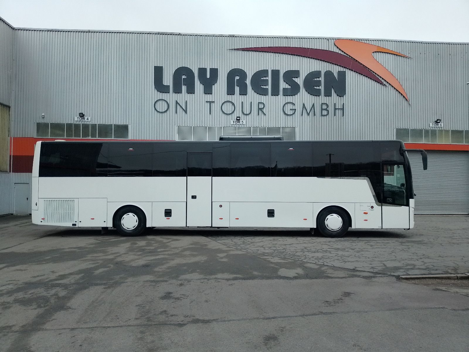 VANHOOL  2019 - Image 2 of 50
