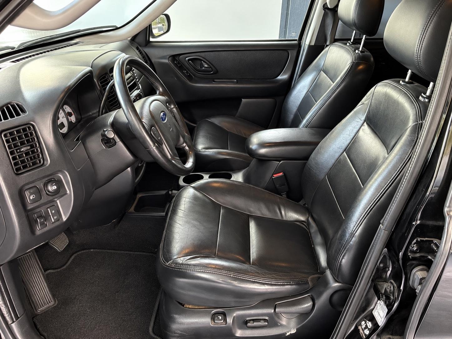 Ford Maverick 2004 — photo 10