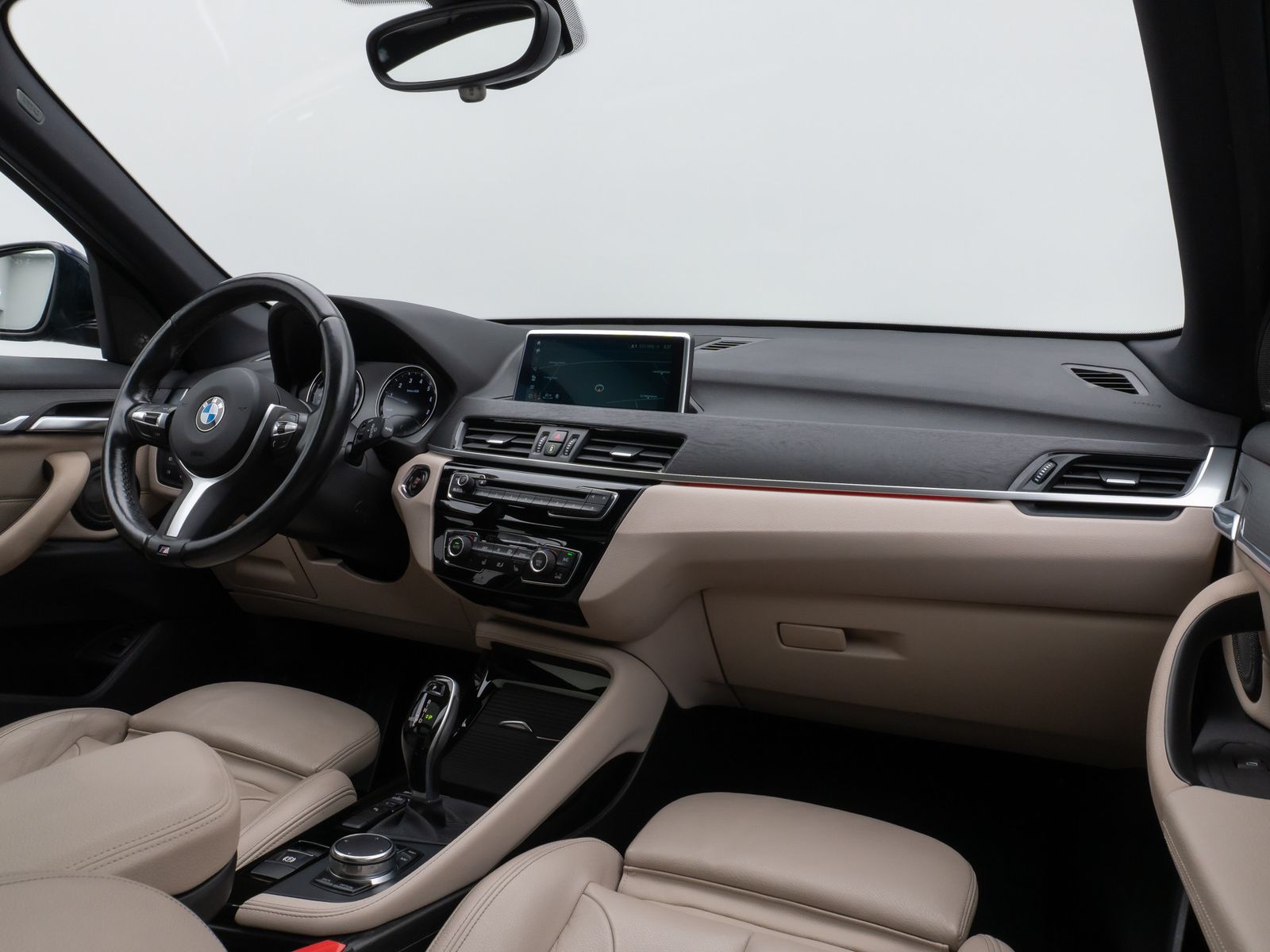 Fahrzeugabbildung BMW X1 sD20i xLine Panorama HUD H/K AHK Leder Voll