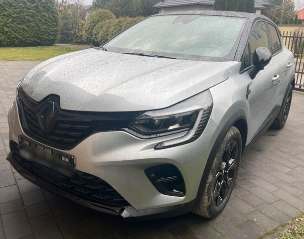 Renault Captur E-Tech Plug-In Hybrid 160 E-Tech engine.