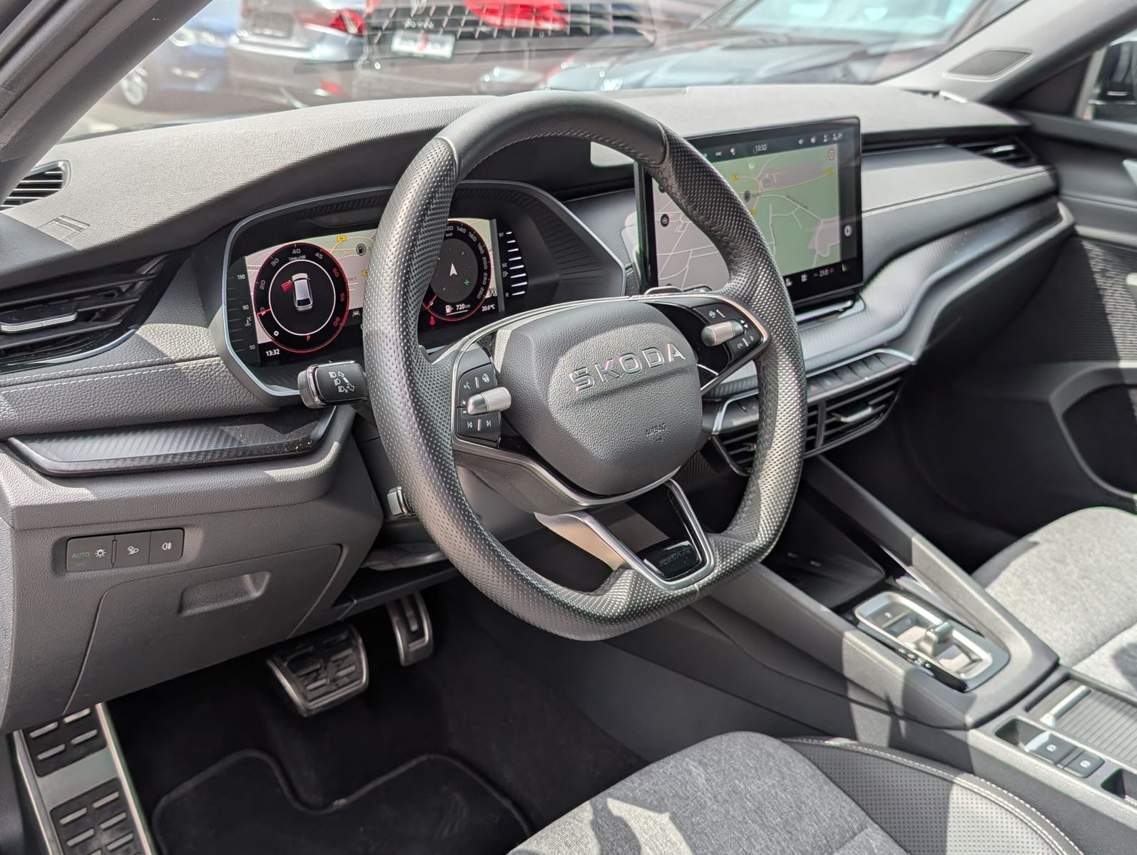 Fahrzeugabbildung SKODA Octavia 2.0 TDI Sportline DSG MATRIX*WINTER*5J.G