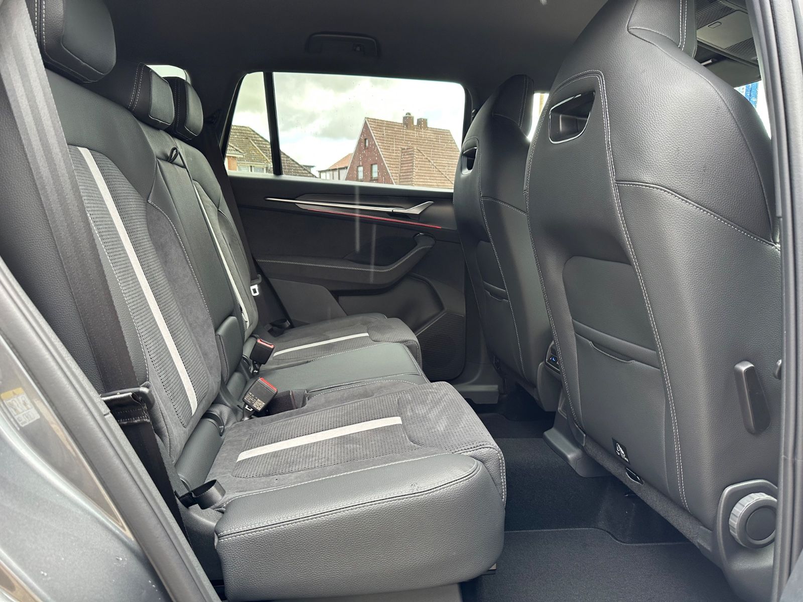 Fahrzeugabbildung SKODA Kodiaq 1.5 TSI Sportline DSG AHK/Matrix/Navi/ACC