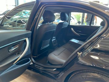 BMW 320 d Lim.  xDrive *NAVI*PDC*SZHZ*TEMPOMAT*4x4*
