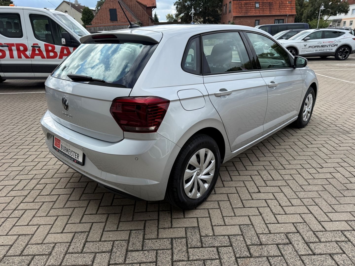 Fahrzeugabbildung Volkswagen Polo VI Comfortline Navi Kurv ACC WLAN DAB SHZ T