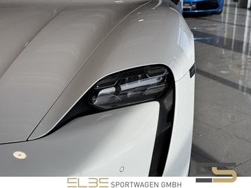 صورة 7 لـ 2020 Porsche TAYCAN