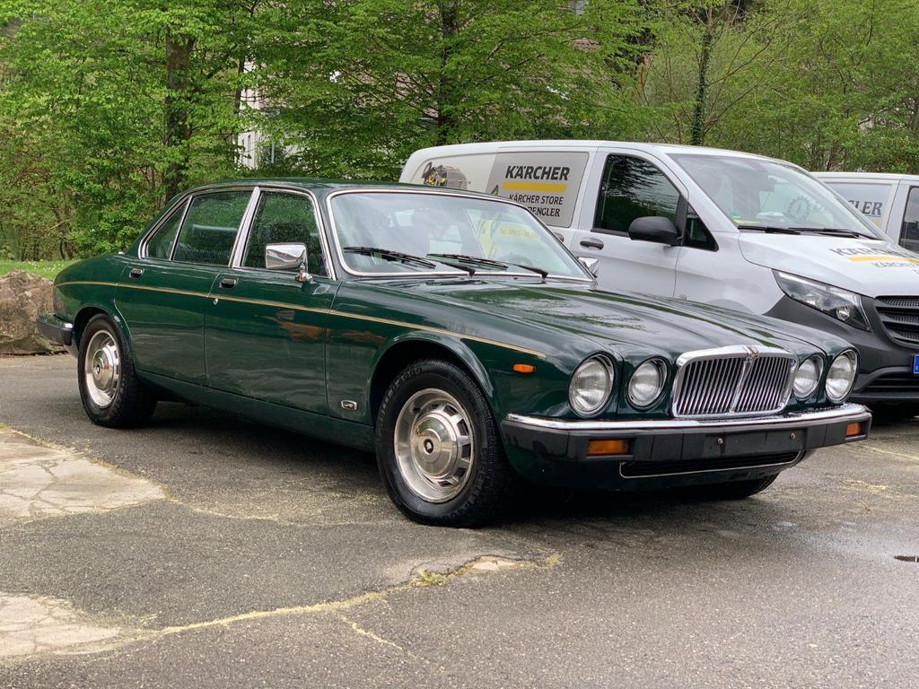 Jaguar XJ12