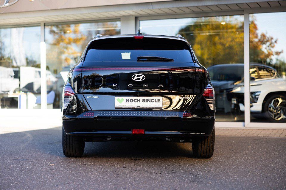 Fahrzeugabbildung Hyundai KONA Elektro 65,4kWh TREND Assi BOSE