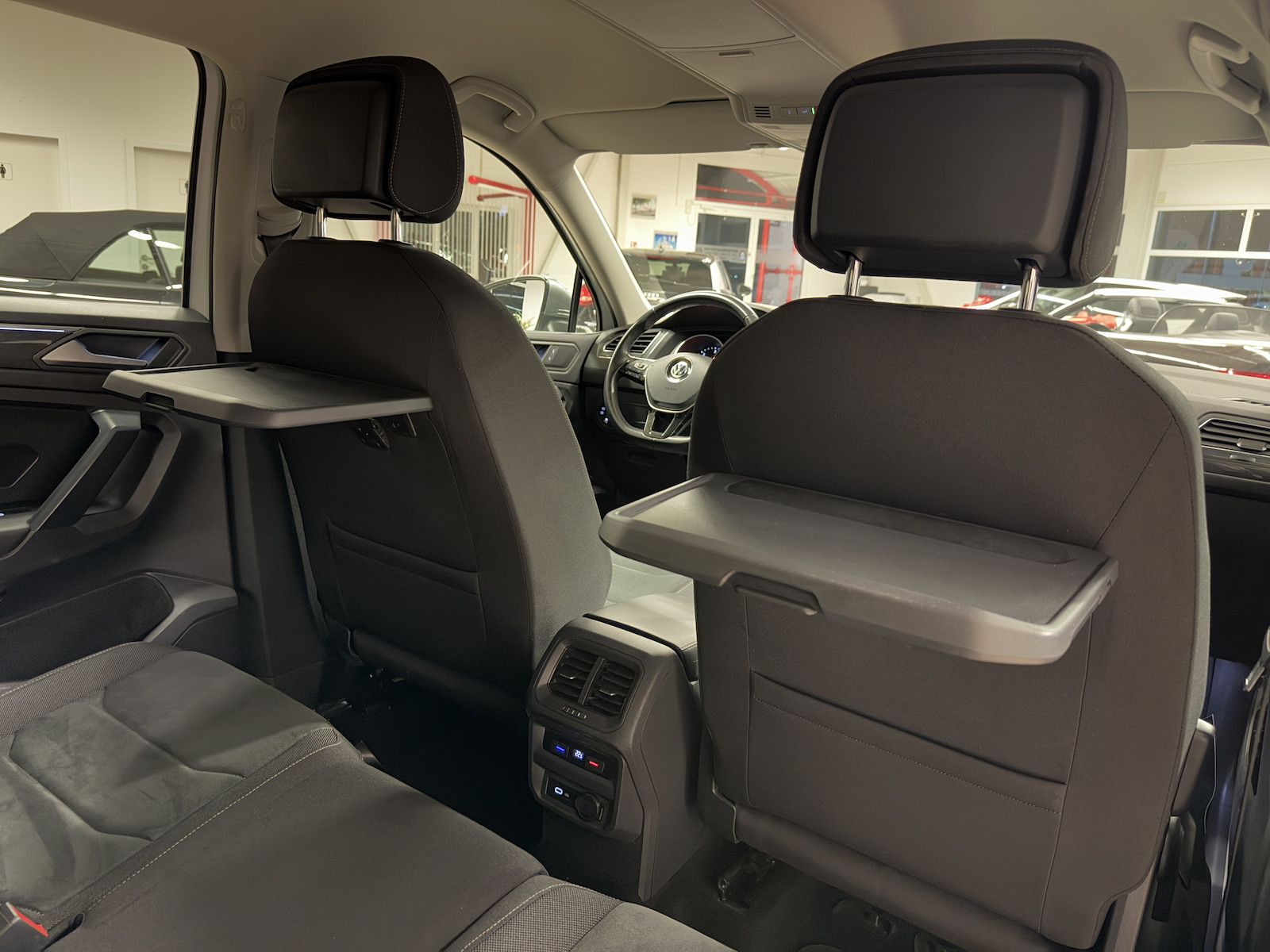 Fahrzeugabbildung Volkswagen Tiguan Allspace 4M /7-Sitze/ACC/Spur/VZE/Ahk