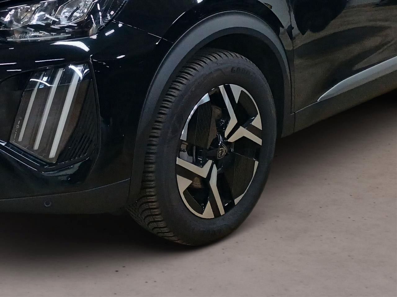 Fahrzeugabbildung Peugeot 2008 1.2 HYBRID ALLURE E-DSC NAVI/LED/SPORT/VIRT