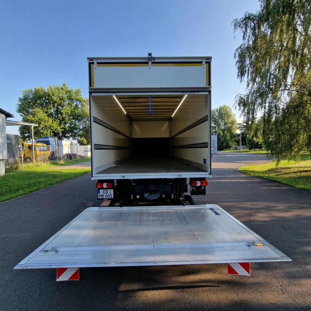 Fahrzeugabbildung Mercedes-Benz Atego 1224 L Spier Koffer mit BÄR LBW 1500 kg