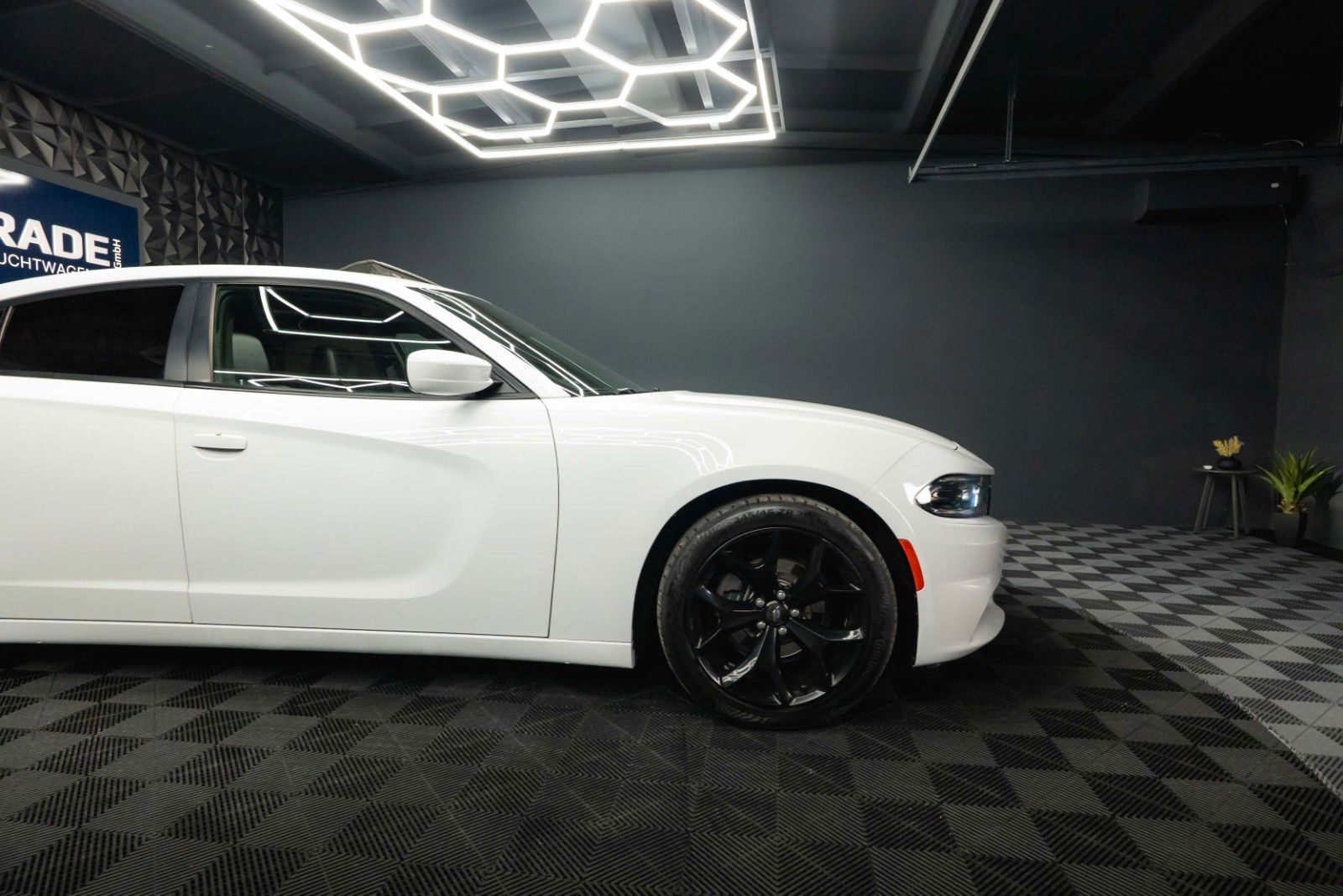Fahrzeugabbildung Dodge Charger 3.6 Night-Paket | LED | Unfallfrei | 20'