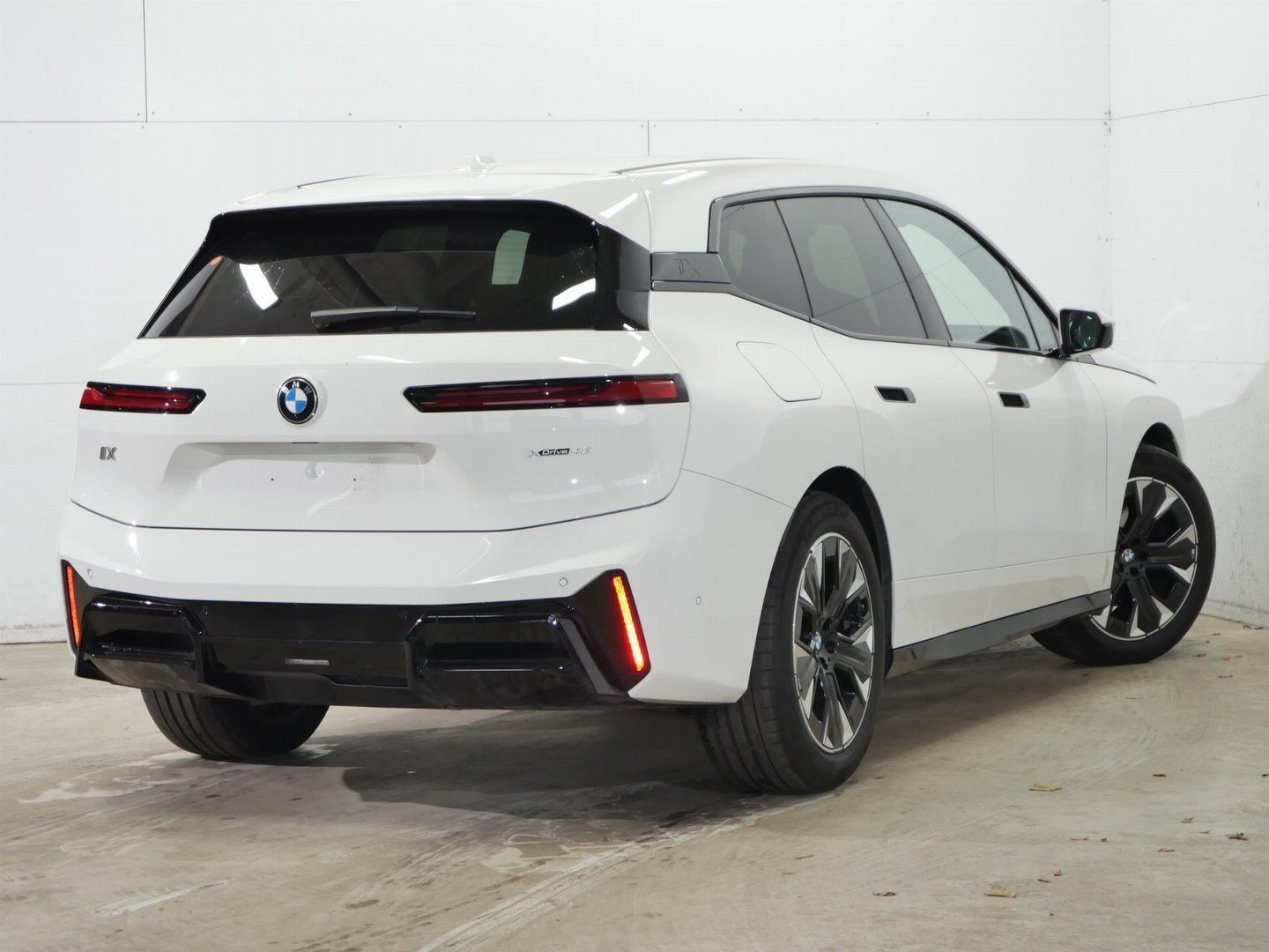 Fahrzeugeinzelansicht 8 Fahrzeugabbildung BMW iX xDrive45 |Multifunktionssitze |Luftfederung |