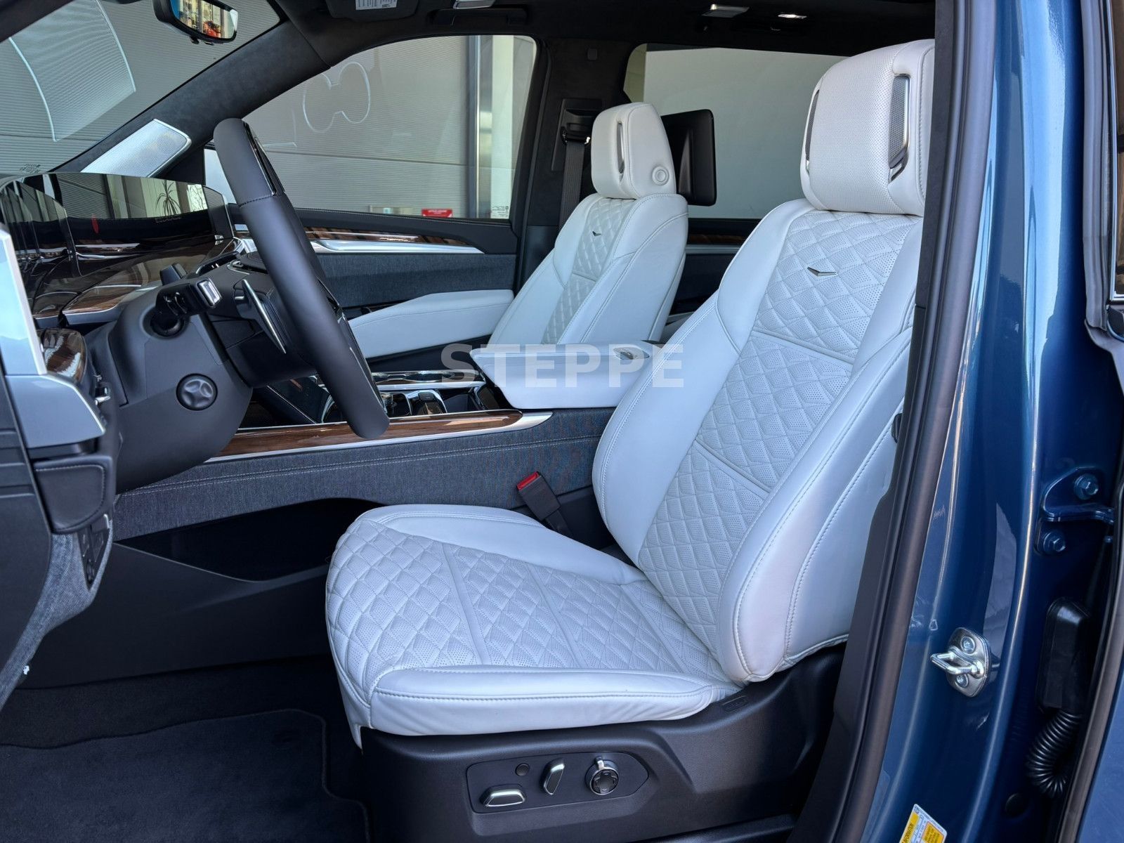 Cadillac Escalade FACELIFT MY26 6.2 V8 ESV Sport Platinum