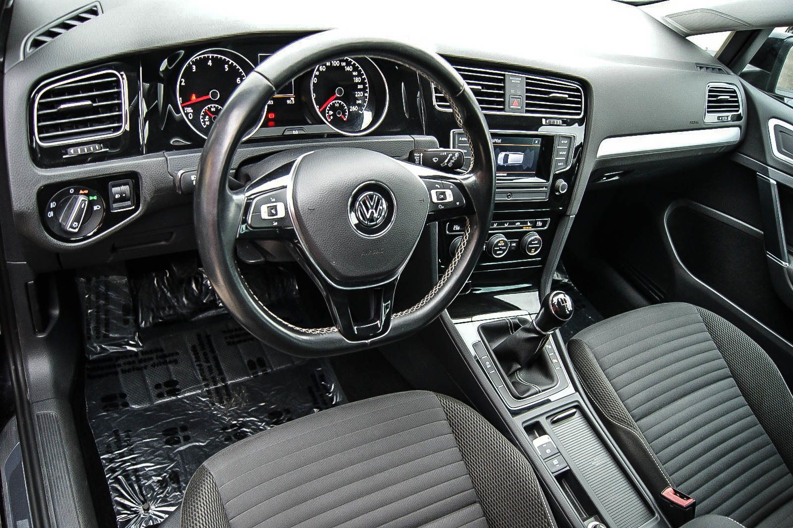 Fahrzeugabbildung Volkswagen Golf 7 Variant 12TSI CUP BMT PARKLENKASSISTENT
