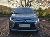 Mitsubishi Outlander  2.2 DI-D Top 4WD. RFK.Navi. 7-Sitzer - Mitsubishi Outlander: 7 Sitzer