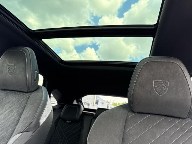 Peugeot 3008 -E GT 210 Massagefunktion Panorama-Schiebed