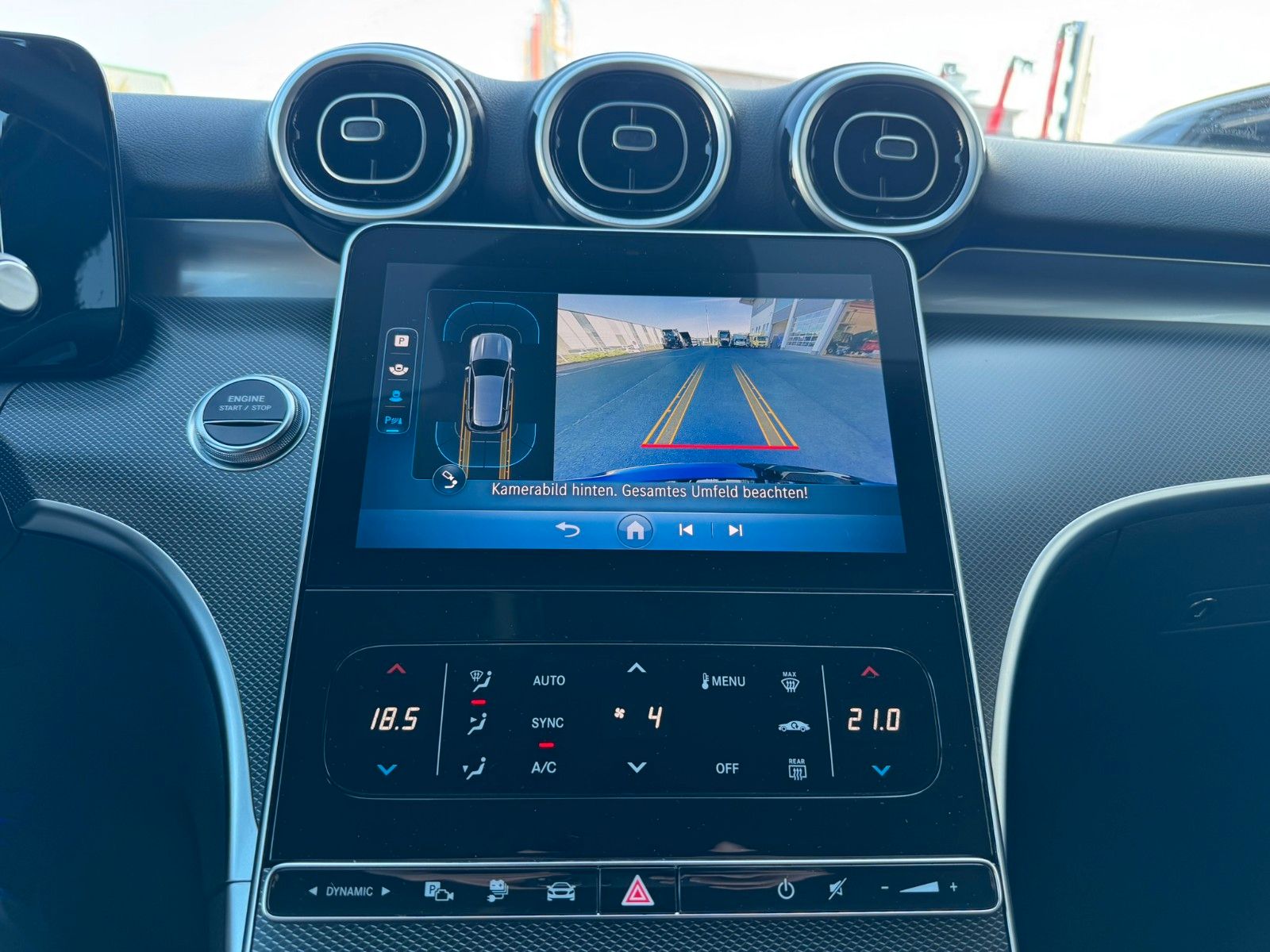 Fahrzeugabbildung Mercedes-Benz C 300e T Avantgarde AHK+Distr+Night+Ambiente+RFK