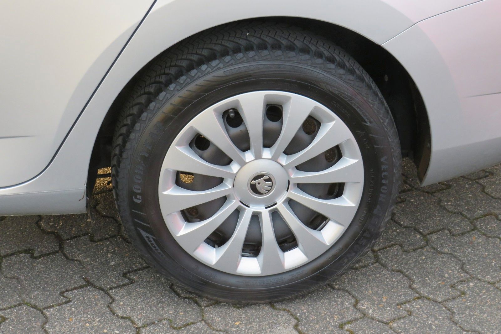 Fahrzeugabbildung SKODA Fabia Combi Ambition KLIMA SITZH. GRA PDC APP-C.