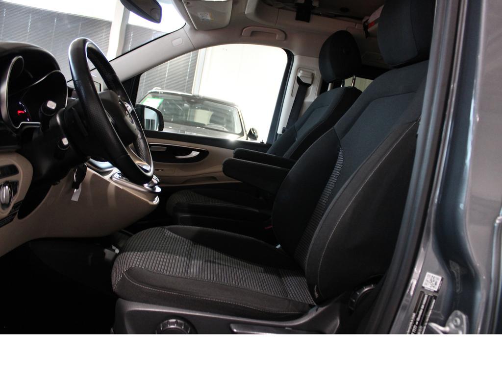 Mercedes-Benz V 220