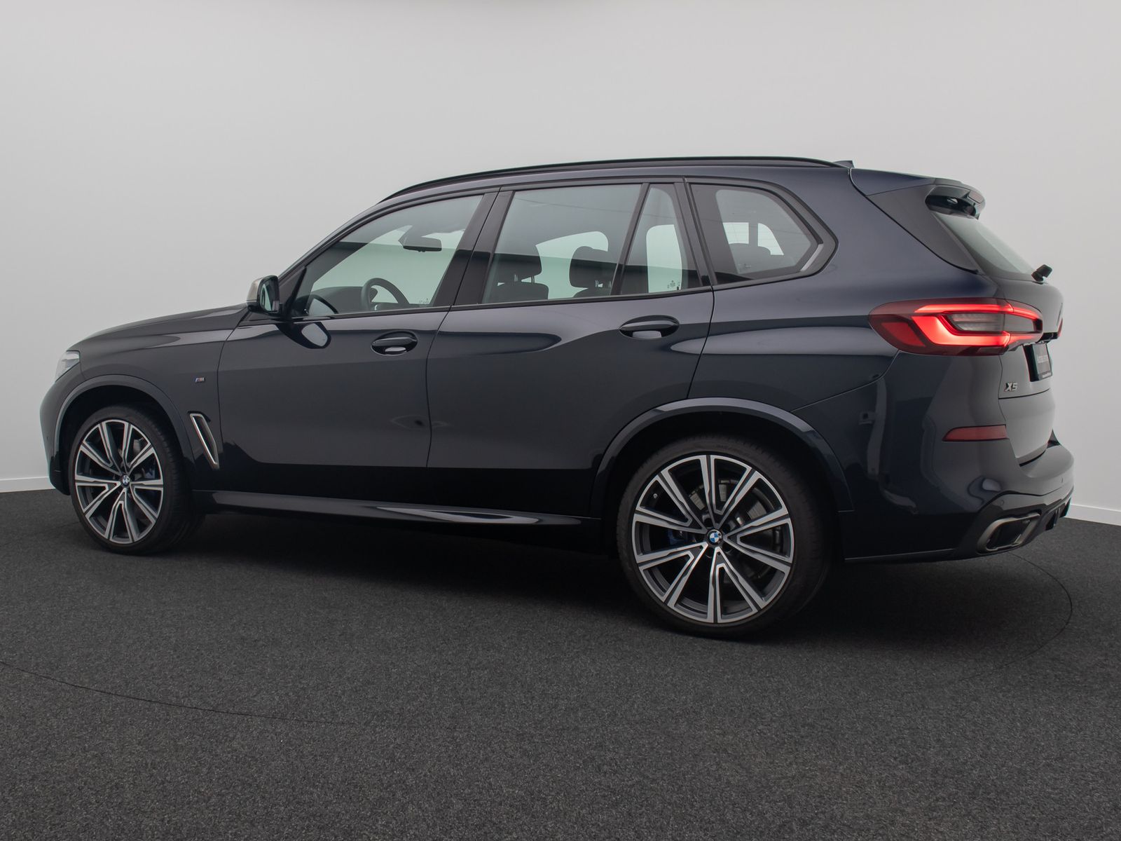 Fahrzeugabbildung BMW X5 M50i B&W Individual 360°HUD DAB Panorama Voll