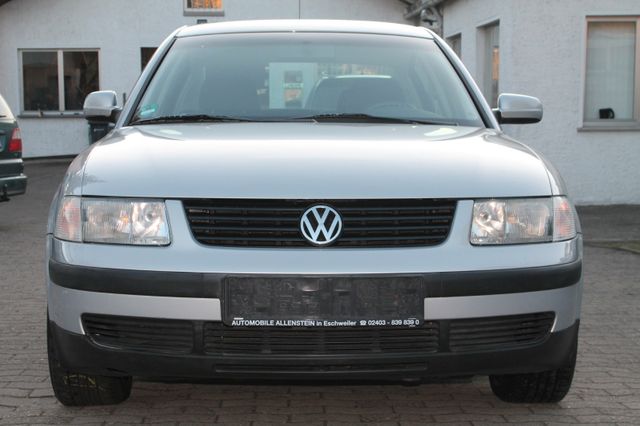 Volkswagen Passat 1-Hand/Neu TÜV