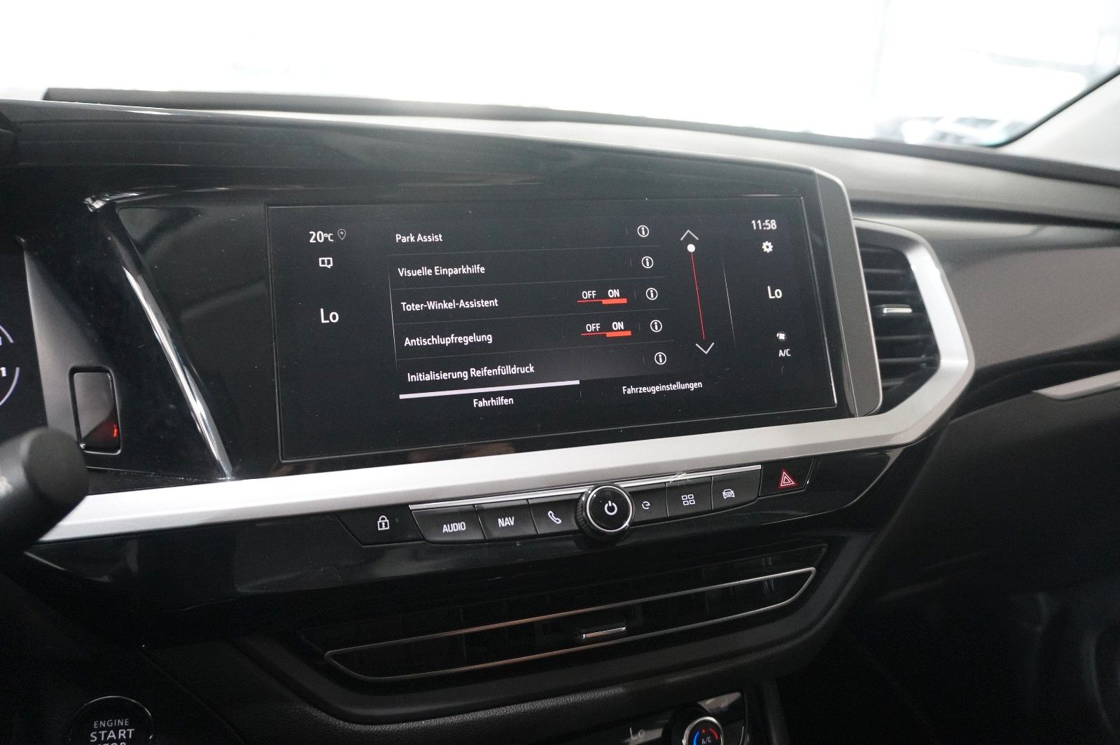 Fahrzeugabbildung Opel Grandland (X) ULTIMATE 4HYBRID NAVI/LED/SPORT/SH