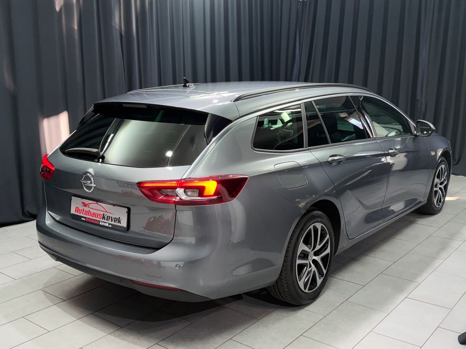 Fahrzeugabbildung Opel Insignia B Sports Tourer Edition|AUTOMATIK|NAVI