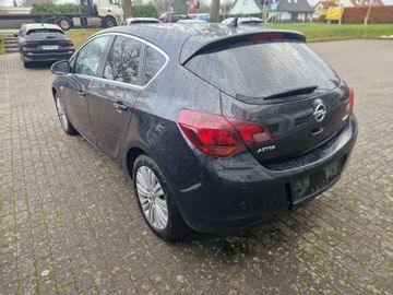 Bild 10 Opel Astra J Lim. 5-trg. Exklusiv