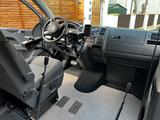 Volkswagen T5 Caravelle Comfort Behindertengerecht - Volkswagen T5 Caravelle mit Diesel-Antrieb: Automatik