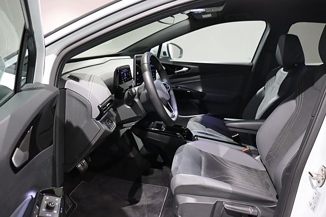 ID.5 Pure 125kW AHK Wärmep. EasyOpen&Close IQ.LI