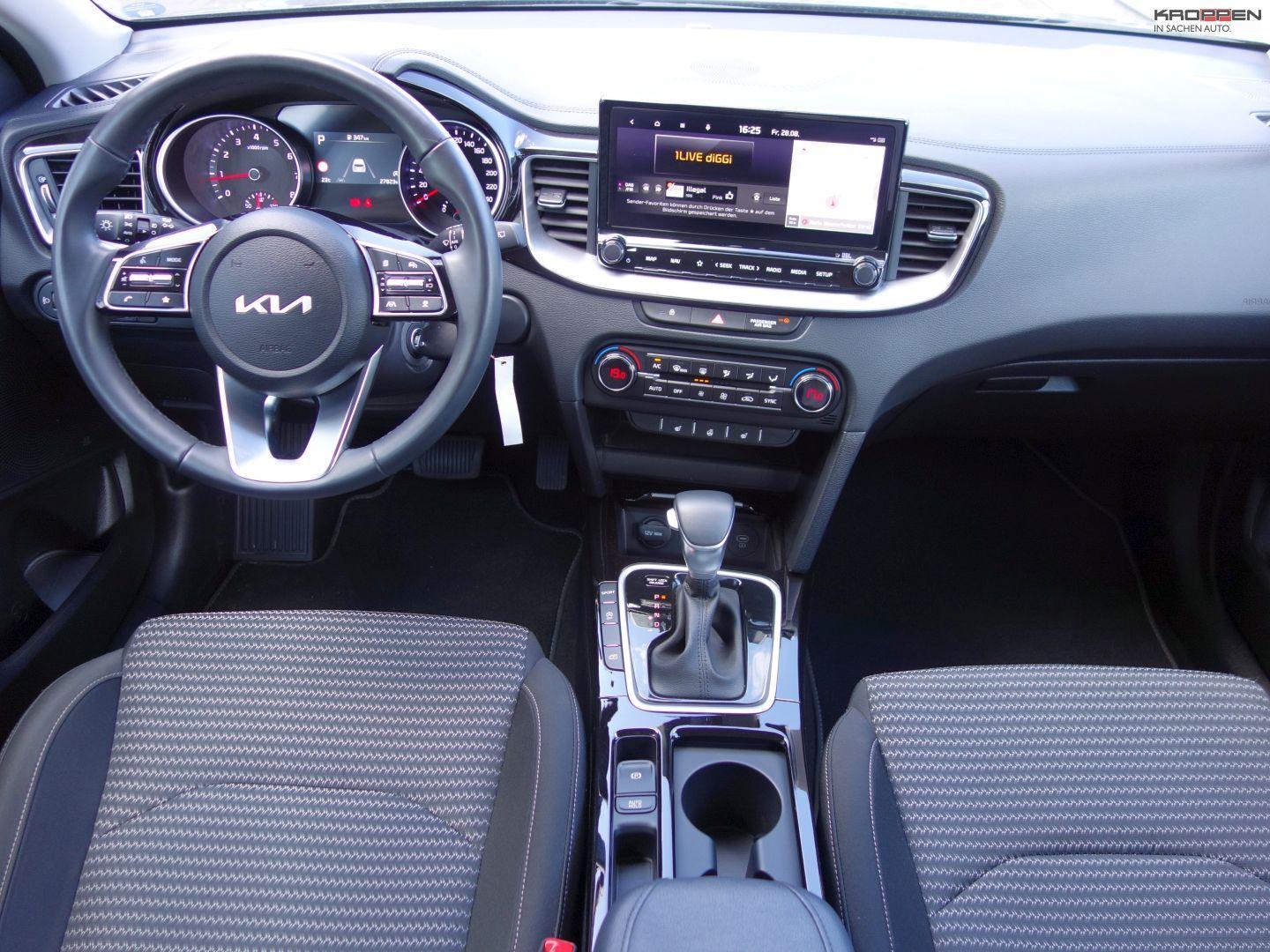 Kia Ceed SW Spirit 1.5T 140  Kamera  SHZ LHZ M+S