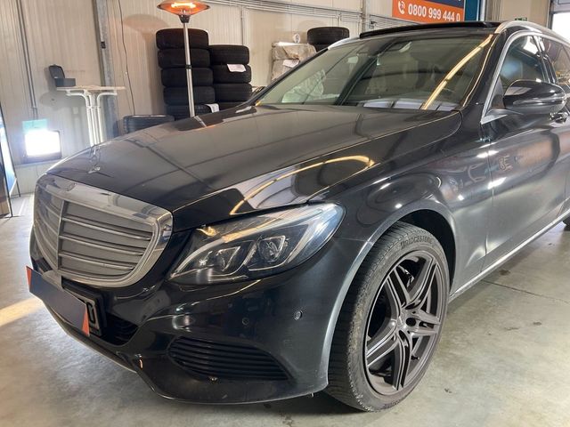 Mercedes-Benz C 250 T CGI 7G Exclusive /Pano/Keyless/AHK/LED/