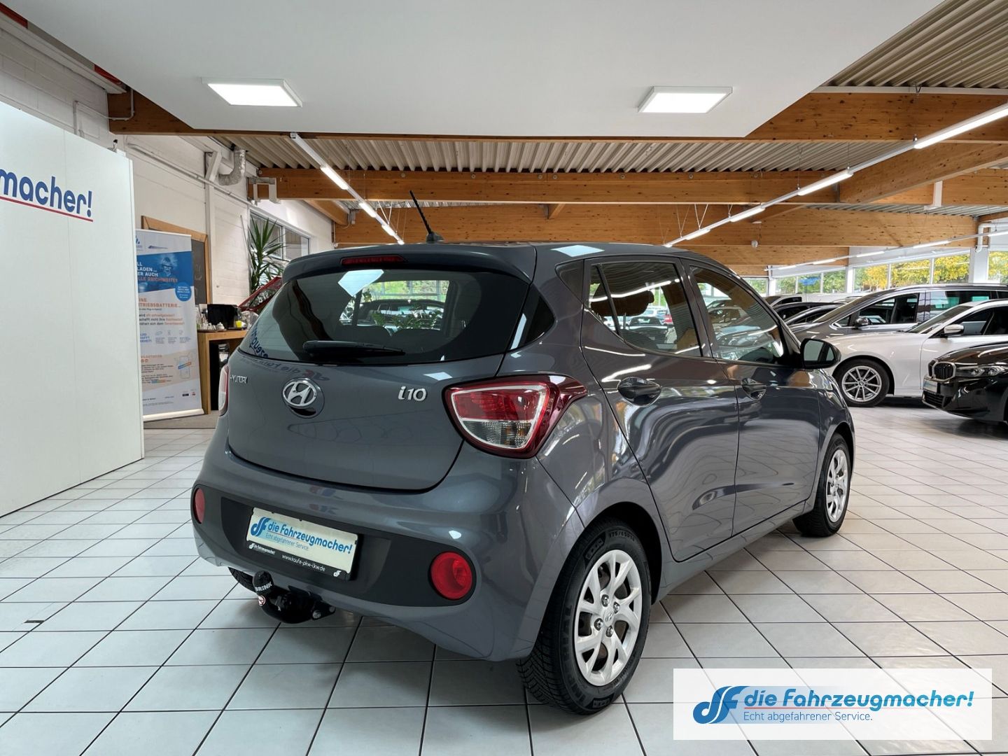 Fahrzeugabbildung Hyundai i10 Classic 1.0 Klima teilb.Rücksb AUX MP3 met.