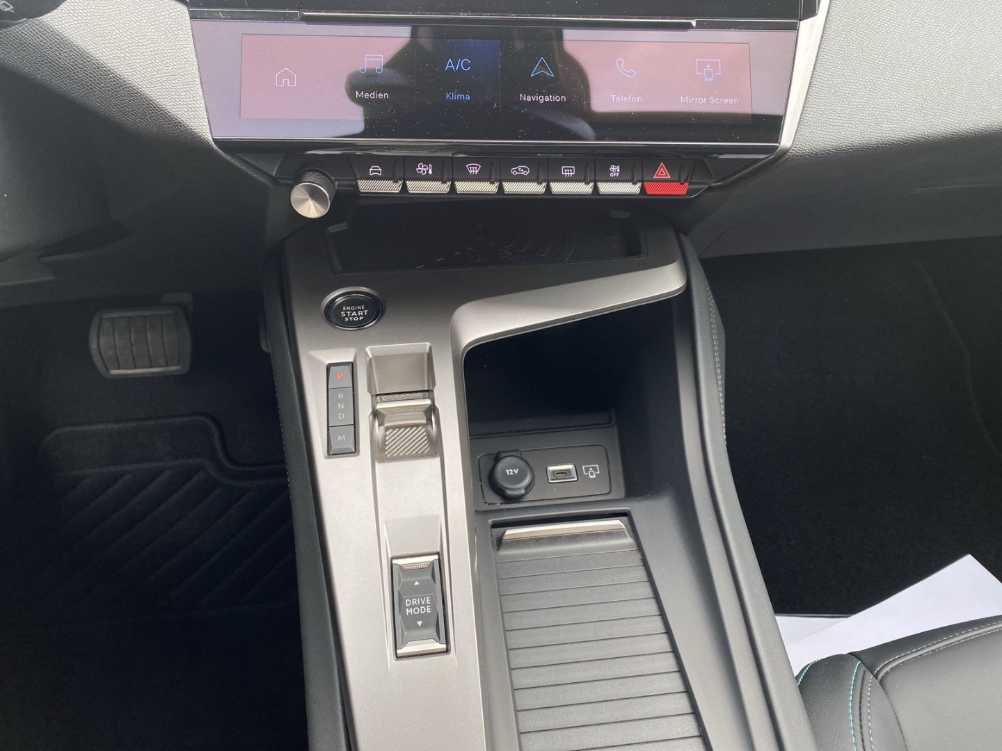 Fahrzeugabbildung Peugeot 308 SW Allure 1.2 PureTech 130 EU6e *ACC*Navi*Si