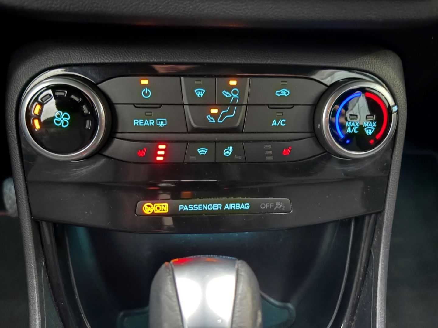 Fahrzeugabbildung Ford Puma ST-Line Navi LED DAB SHZ LenkradHZG Keyless