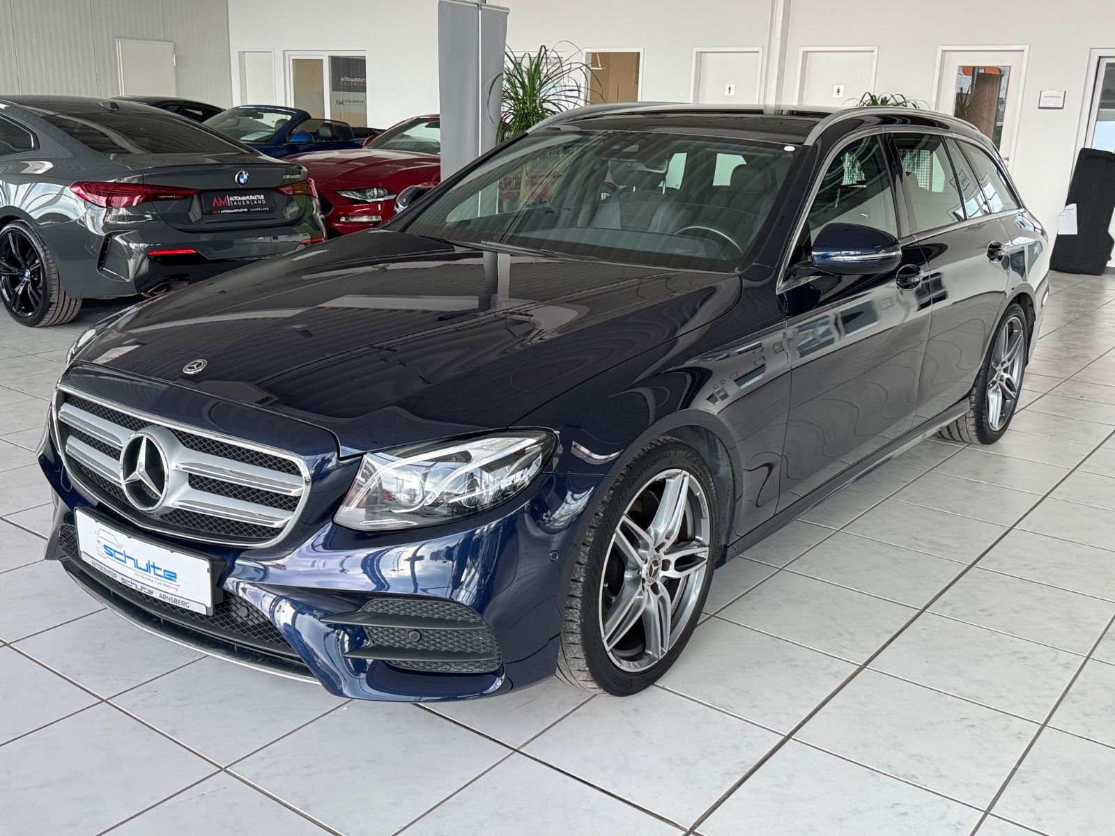 MERCEDES-BENZ T E220 D AMG Pano*Stand*AHK*Navi*LED*3xKlima