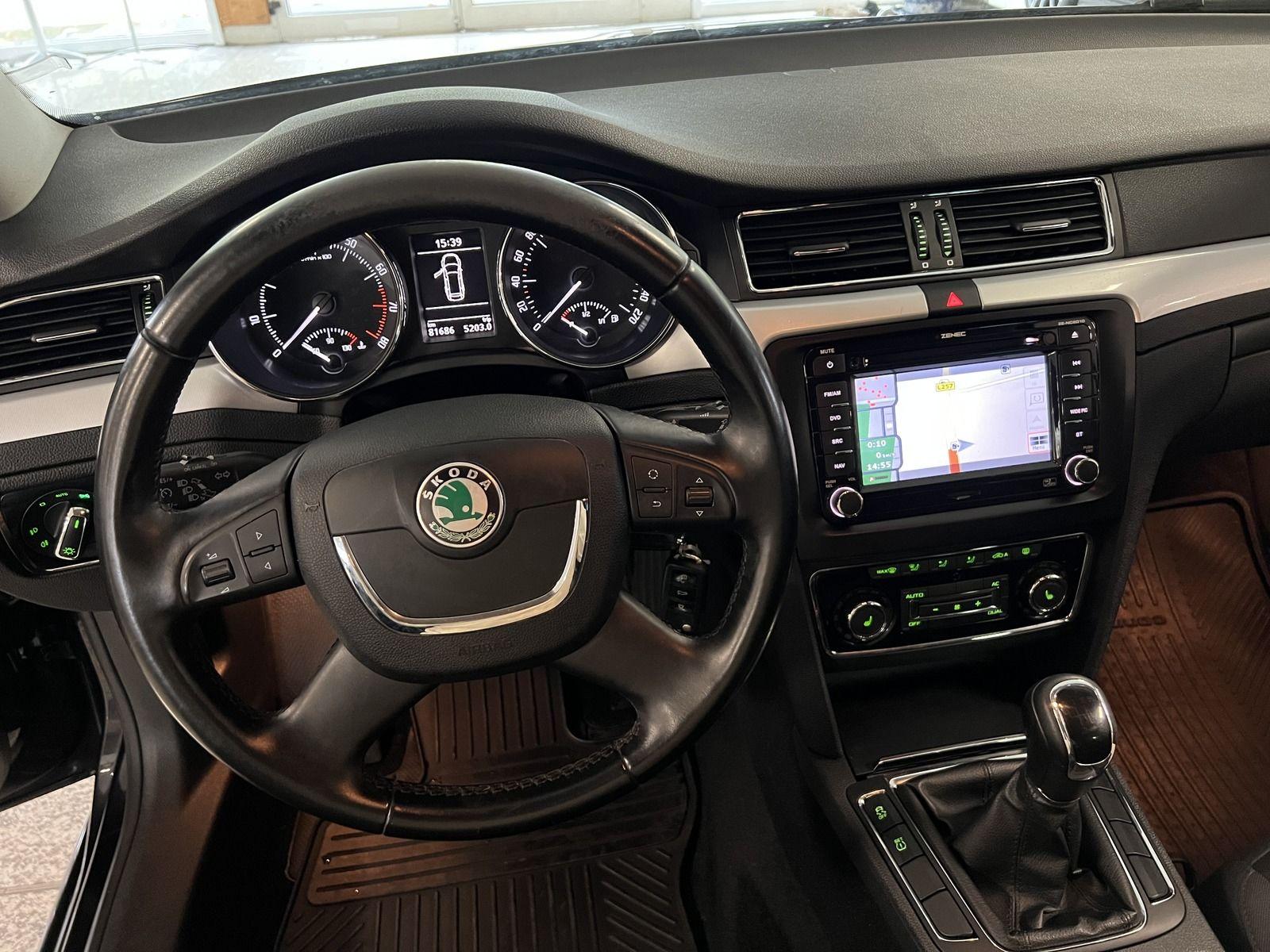Skoda Superb 2011 — photo 10