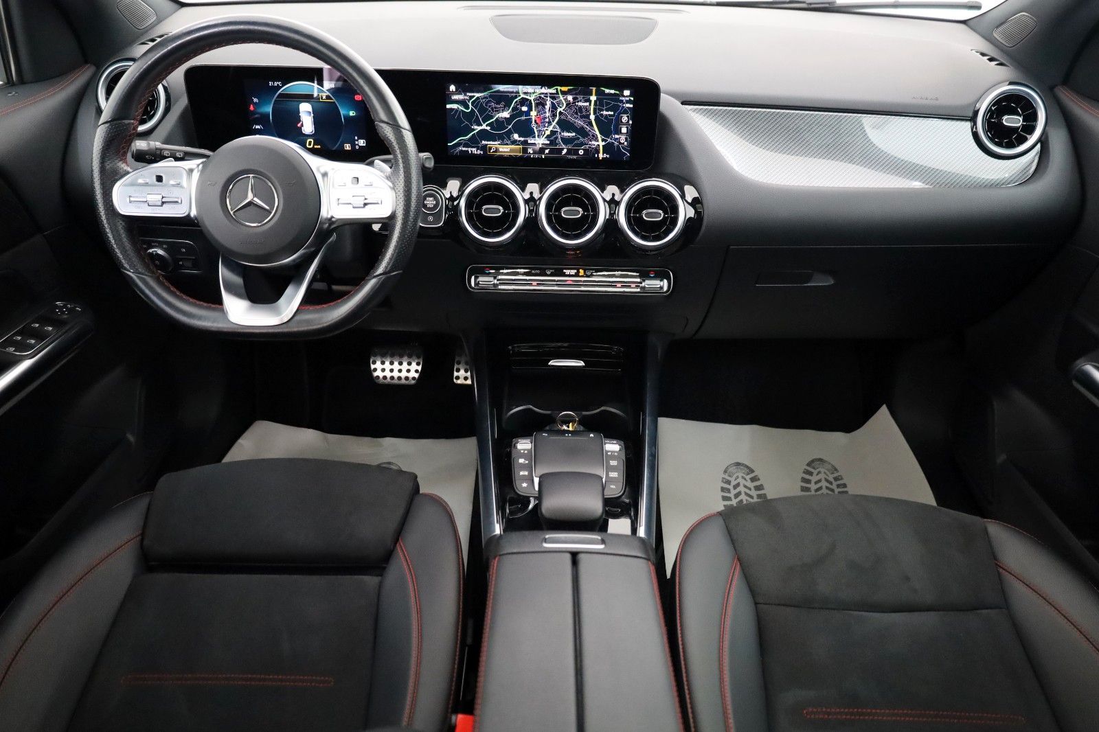 Fahrzeugabbildung Mercedes-Benz GLA 200 d, AMG line, Navi,LED,Kamera,Panorama