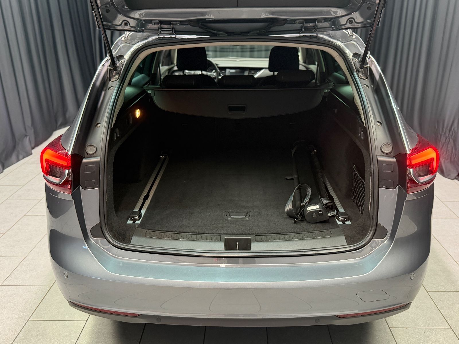 Fahrzeugabbildung Opel Insignia B Sports Tourer Edition|AUTOMATIK|NAVI