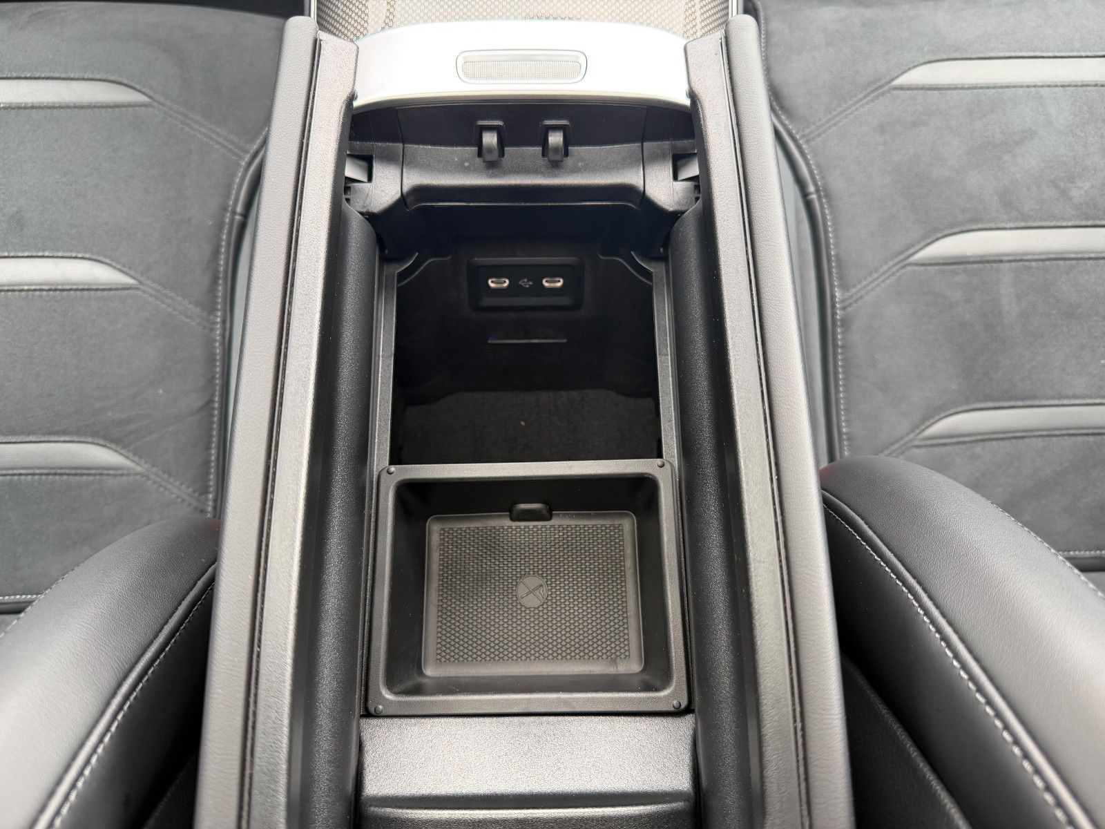 Fahrzeugabbildung Mercedes-Benz GLC 63 AMG Coupe HUD+Drivers+Burm+360°+Pano+Digi