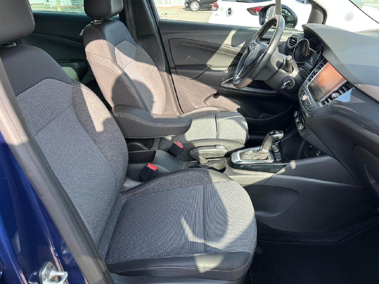 Fahrzeugabbildung Opel Crossland Elegance