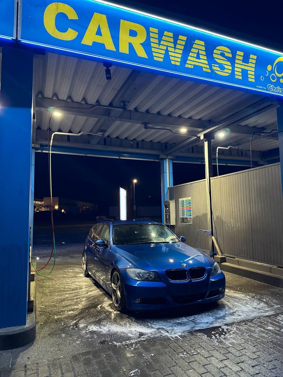 BMW 318, 2007