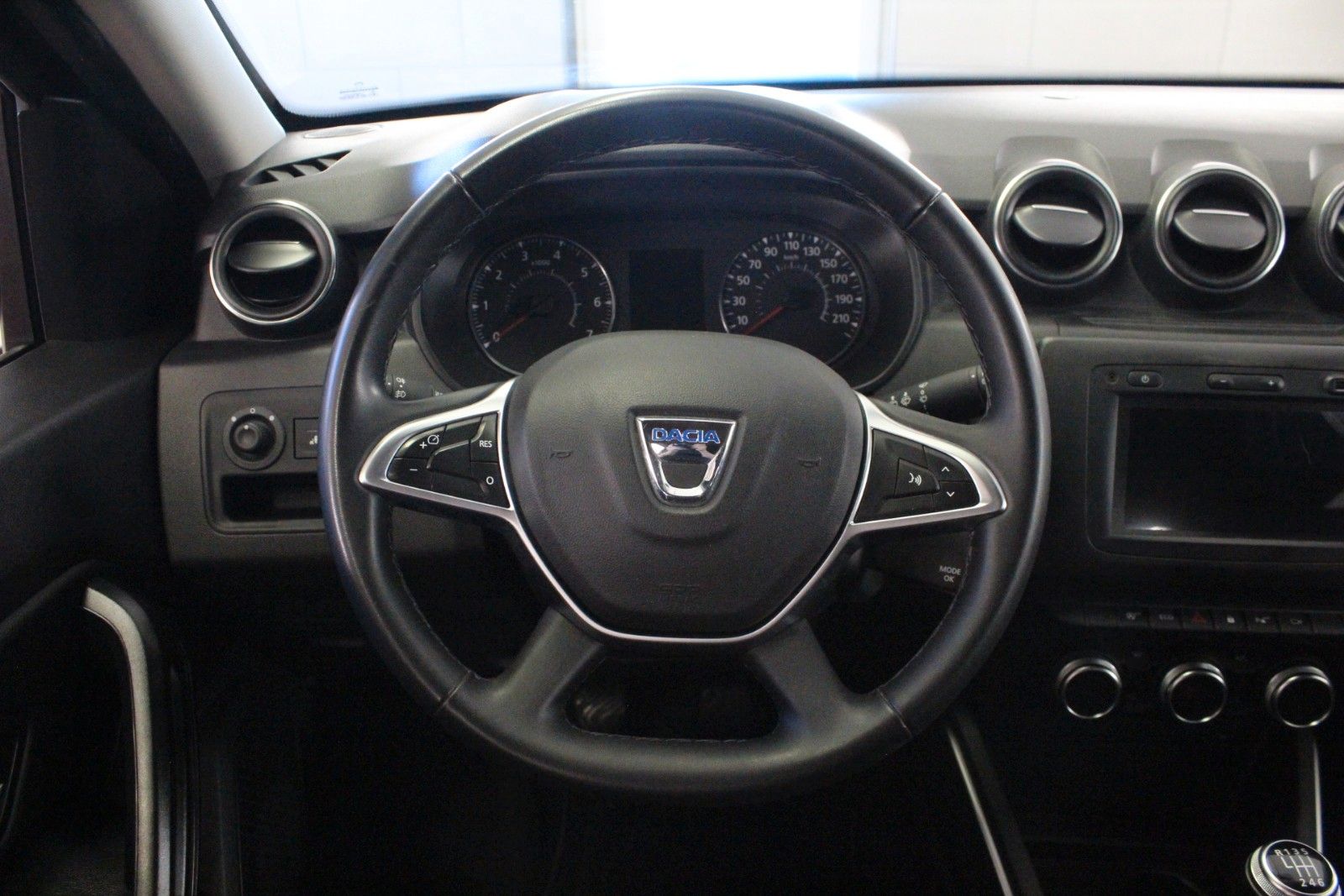 Fahrzeugabbildung Dacia Duster TCe130 *Anniversary Navi*Sitzhzg*Kamera