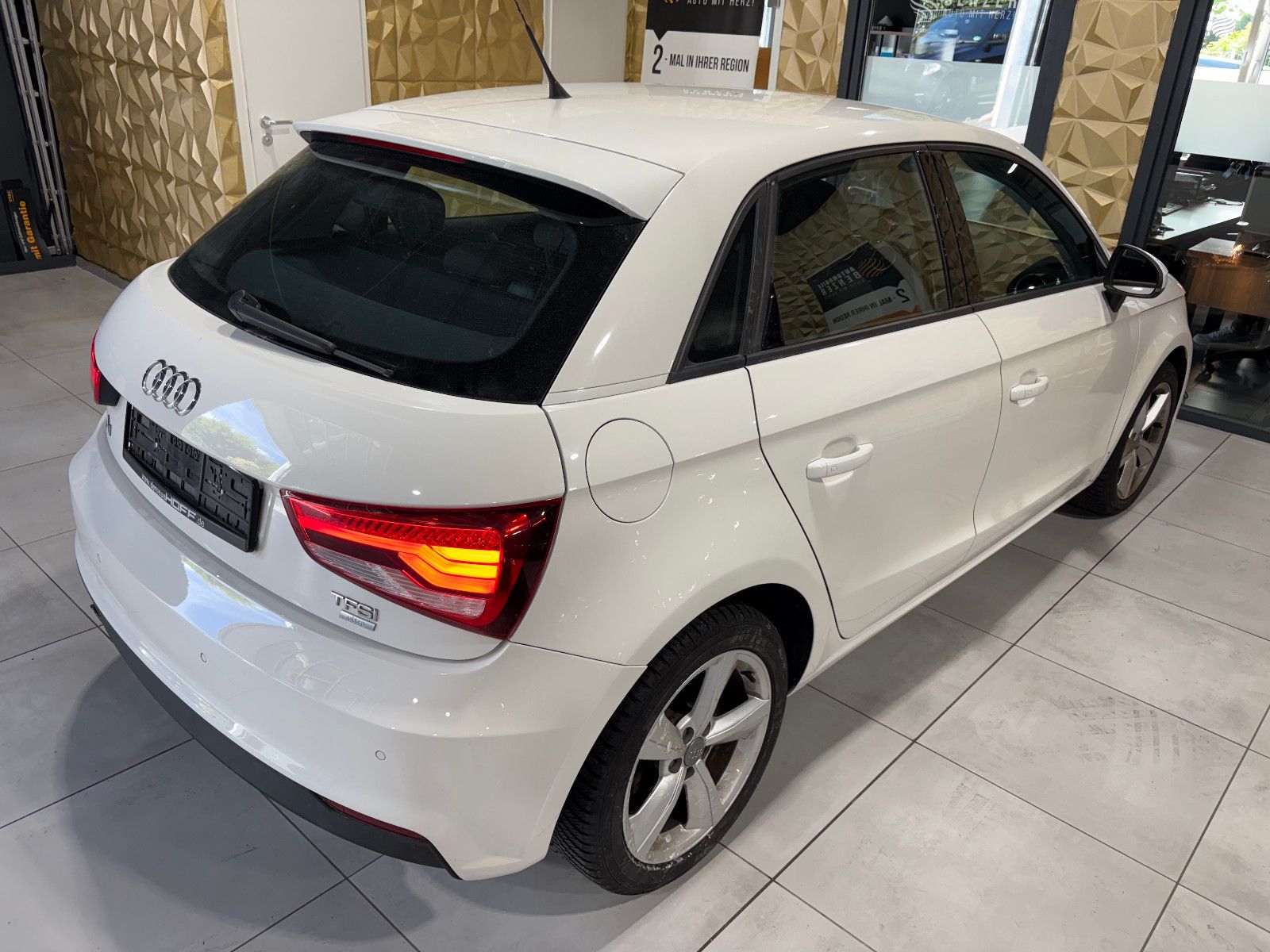 Fahrzeugabbildung Audi A1 Sportback design/S-TRONIC/PDC/NAVI/SHZ/KLIMA