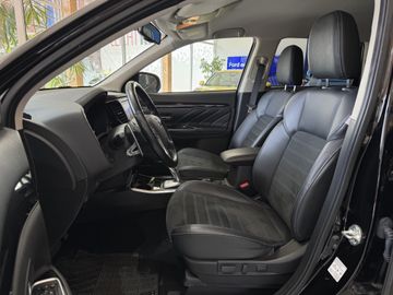 Mitsubishi Outlander PHEV Basis Spirit 4WD