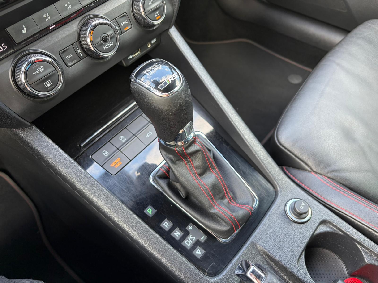 Skoda Octavia Combi RS 230 ch DSG • ACC • Caméra • CarPlay • Keyless • Hayon électrique