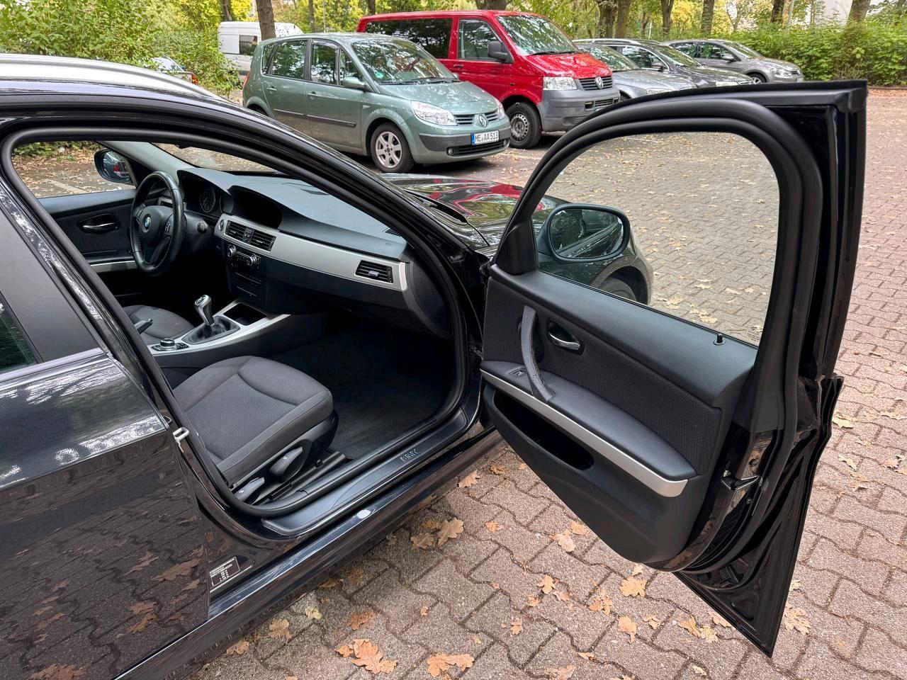 BMW 318 2012 — photo 10