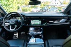 AUDI RSQ8 TFSI quattro/ AHK/ RS ESSENTIAL/ KERAMIK AUDI RSQ8 TFSI quattro/ AHK/ RS ESSENTIAL/ KERAMIK